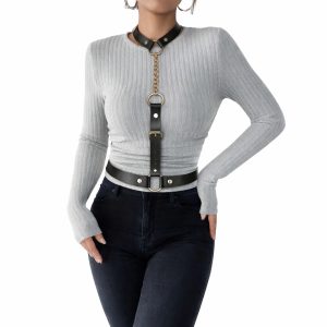 Arnés de cuero estilo gótico