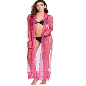 Bata larga de encaje rosado